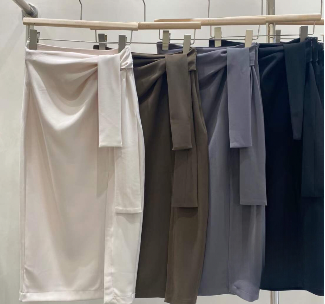 Soft Skirt with Slit
