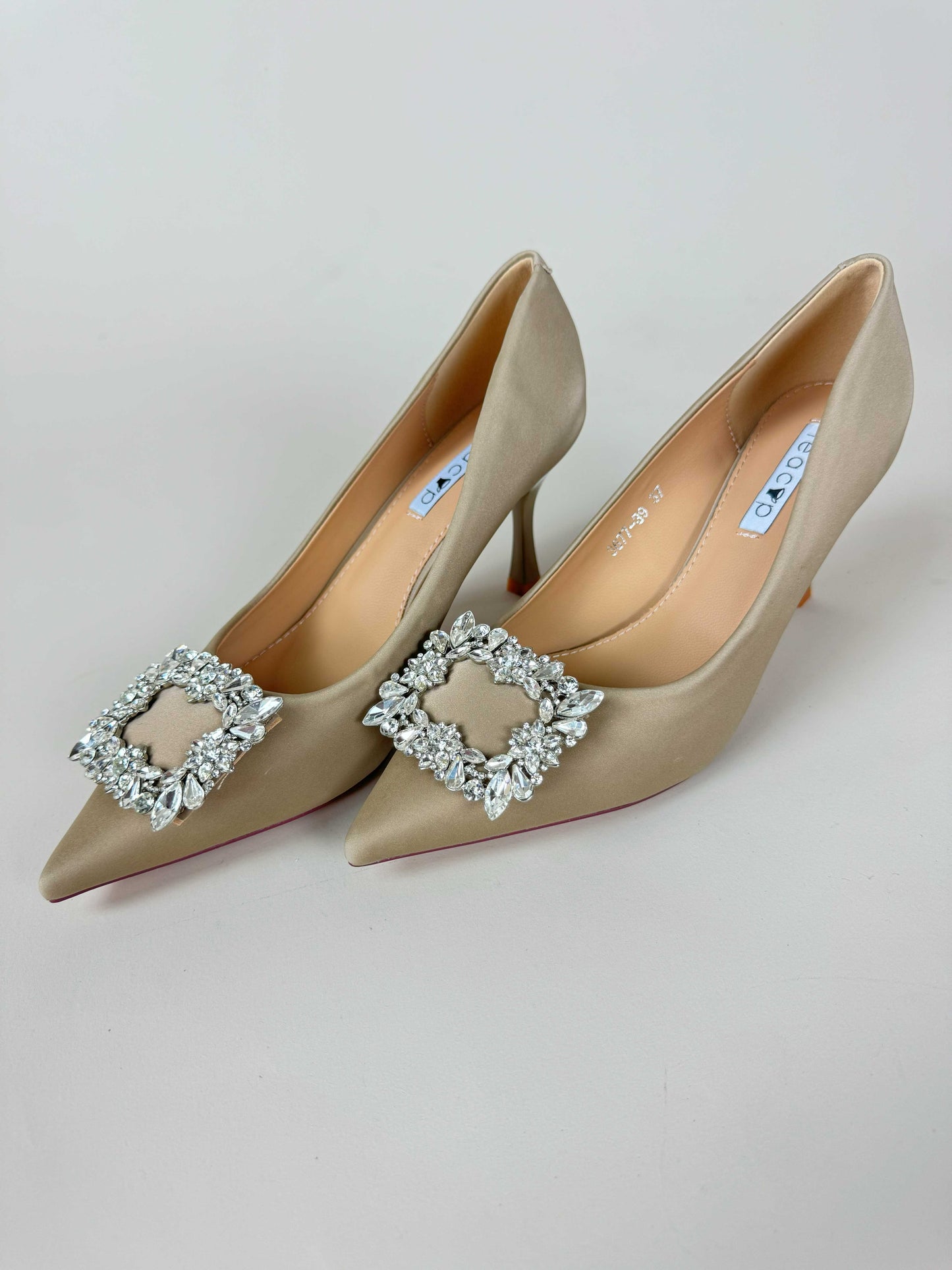 Queen- classic heels