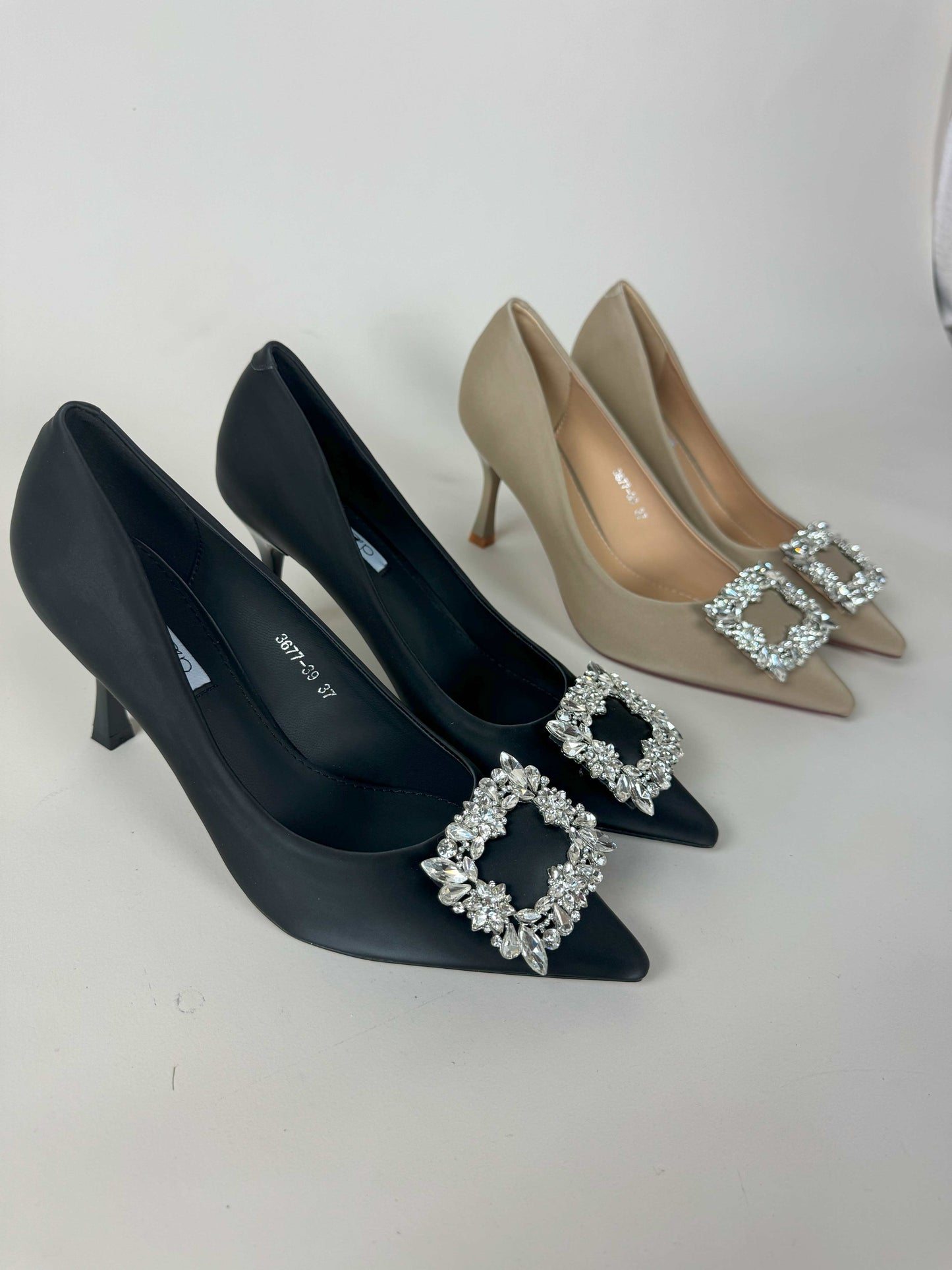 Queen- classic heels